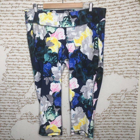 Old Navy Pants - Old Navy XXL Go Dry Fitted Cropped Floral Leggings